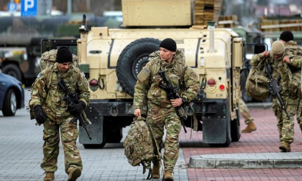 Pas tensioneve mes Rusisë dhe Ukrainës, SHBA do të dërgojë 3 mijë trupa shtesë në këtë shtet