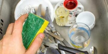 Kaq shpesh duhet ta ndërroni sfungjerin për larjen e enëve