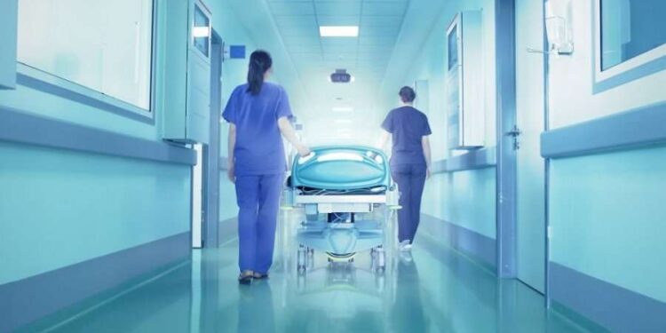 E rëndë: Një person vdes në spitalin e këtij qyteti të Kosovës, familja akuzon mjekët