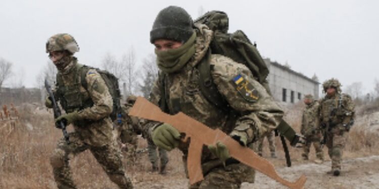 Rusia vazhdon me propagandë, akuzon se mercenarë nga Kosova po dërgohen në Ukrainë