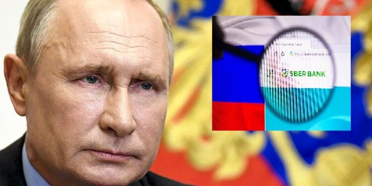Fillon ‘rrënimi’ i Putinit: Banka kryesore ruse po paralizohet nga sanksionet amerikane dhe evropiane