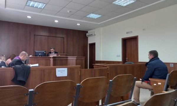 Vodhi 6 pako qumësht pluhur në një market në Malishevë, gjykata nxjerr këtë urdhëresë