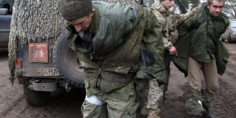 Përulen ushtarët e Rusisë: Tërë batalioni rus dorëzohet para ukrainasve