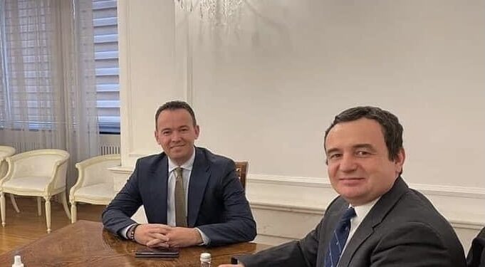 Faton Peci i del kundër Albin Kurtit, nuk e voton bordin e Trepçës