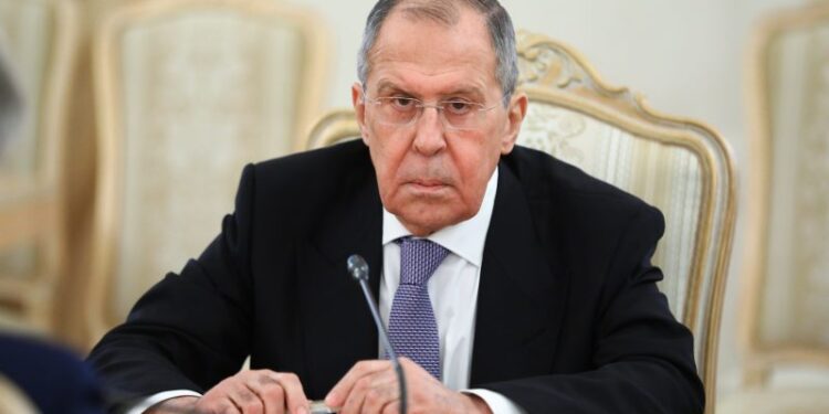 Lavrov: Qëllimi ynë është demilitarizimi i Ukrainës