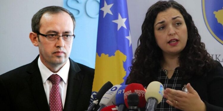 Hoti: Osmani po sillet si Thaçi që kur kritikohej, i lëshonte këshilltarët e vet për të sharë e fyer