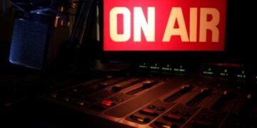 Lajm i hidhur: Vdes prezantuesi i emisionit të njohur kosovar