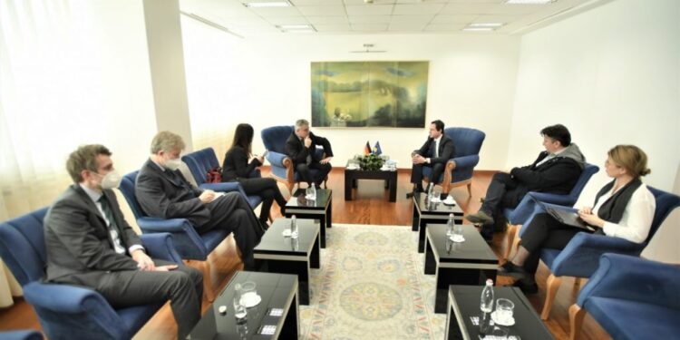 Kurti takon deputetët gjermanë: Politika gjermane do të ketë vëmendje të shtuar për Kosovën