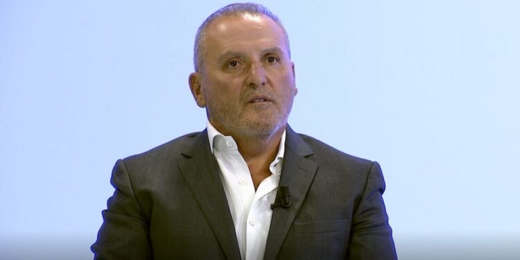 Veton Surroi del kundër restaurimit të shtëpisë së Xhafer Devës