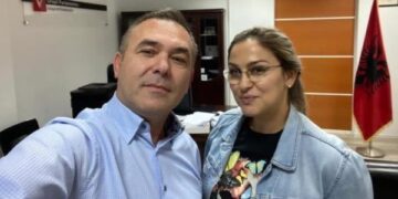 Rexhep Selimi feston sot ditelindjen, gruaja e tij e uron nga Haga