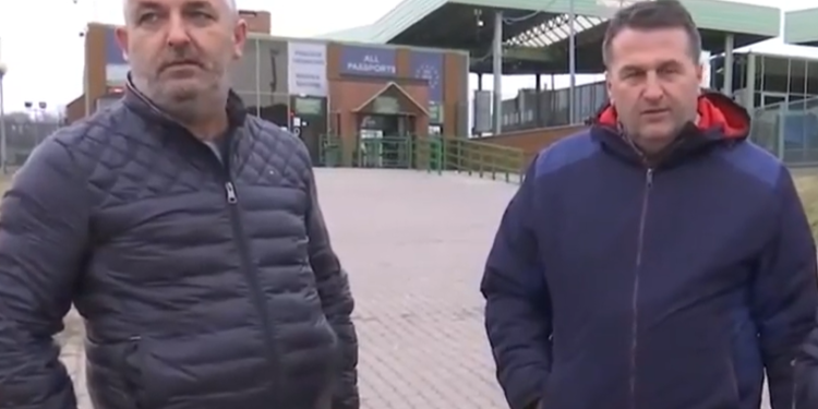 Dy kosovarë dalin kundër ligjeve të Kosovës, shkojnë për të luftuar në Ukrainë (VIDEO)