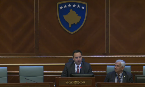 Premtimi i Qeverisë për miratimin e Ligjit për Paga me 31 mars, Konjufca: I kanë kohë edhe 13 orë