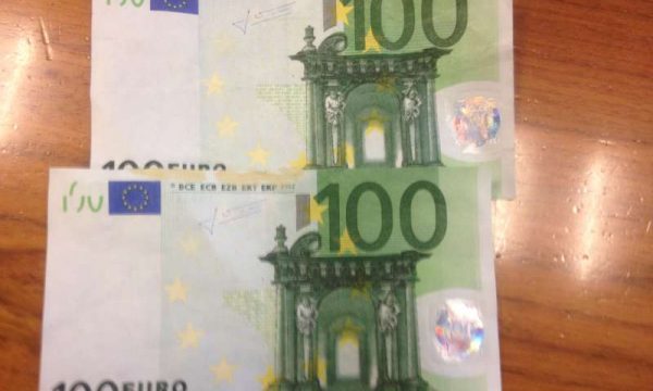 “Lulëzojnë” kartëmonedhat 100 euro false, 11 raste të raportuar në polici brenda një dite