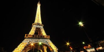Shënohet 133-vjetori i përurimit, fakte të panjohura rreth Kullës Eiffel që ndriçon Parisin