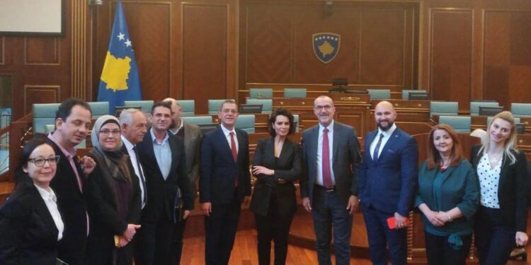 Deputeti Bekim Haxhiu, propozon themelimin e senatit shqiptar me dy dhoma të përbëra nga Kuvendi i Kosovës dhe i Shqipërisë