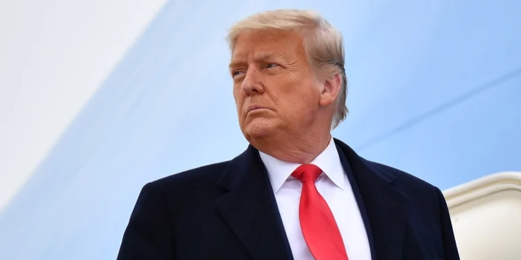 Dramë në ajër, aeroplani i Trumpit bën ulje të detyrueshme