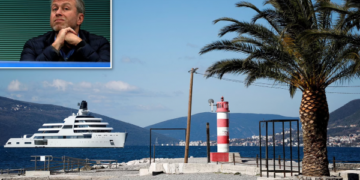 Abramovich e sjell jahtin luksoz te fqinji i Kosovës, pasi frikësohet nga sekuestrimi i mundshëm