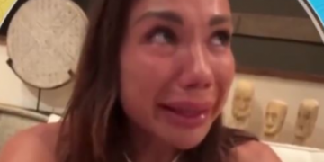 Modelja ruse shpërthen në lot pasi lufta i mbylli Instagramin