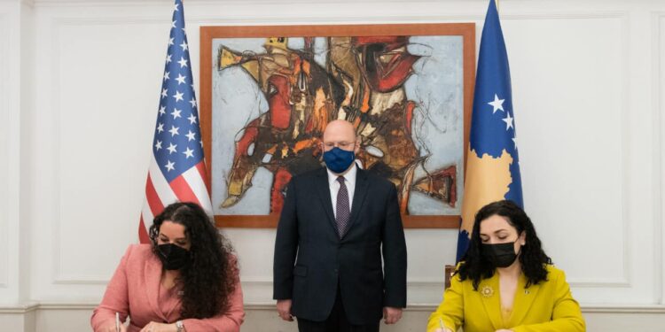 Vjosa Osmani: Plus 32 milionë dollarë nga populli amerikan për Kosovën