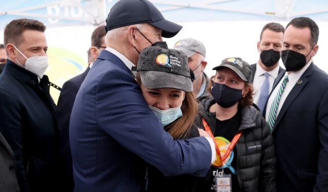 Pas takimeve zyrtare, Biden takohet me refugjatët ukrainas në Poloni