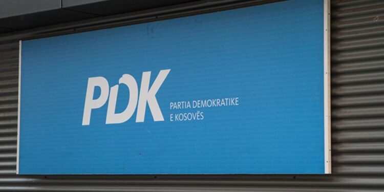 Ish-zyrtari i PDK-së hap parti të re