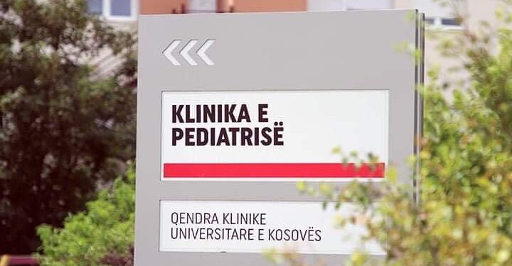 E dhimbshme: Vdes një fëmijë në QKUK tri ditë pas aksidentit në trafik