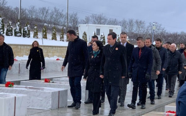 Krerët e shtetit nga Prekazi: UÇK-ja ka bërë luftë mbrojtëse