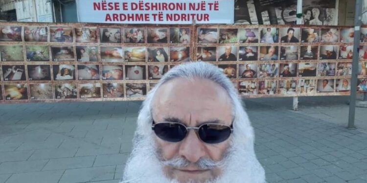 23 vjet nga masakra në tregun e Mitrovicës, Halit Barani: Çetnikët serbë hodhën tri granata, ku vdiqën 6 persona dhe 128 të tjerë mbetën invalidë