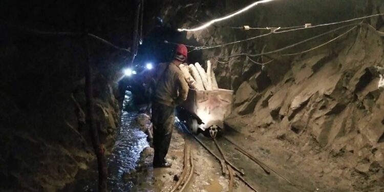 Humbin jetën dy minatorë, arrestohet drejtuesi teknik i minierës