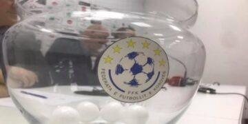 Klubit të Superligës i humb besimi në FFK, drejtori i saj i kontrollon goglat në short