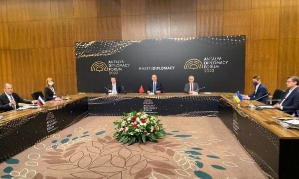 Fillon takimi i ministrave të jashtëm të Ukrainës dhe Rusisë