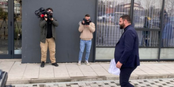 Gramoz Vokrri dorëzon kandidaturën për kryetar të FFK-së, beson në fitore