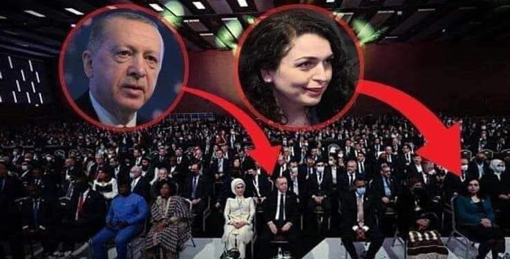 Turqia tregon respekt për Kosovën, Erdogan e ul Vjosa Osmanin në rendin e parë