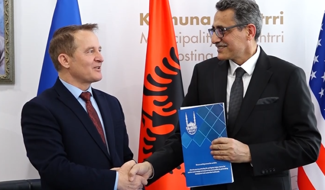 Komuna e Vushtrrisë nënshkruan dy marrëveshje të rëndësishme me “Islamic Relief”