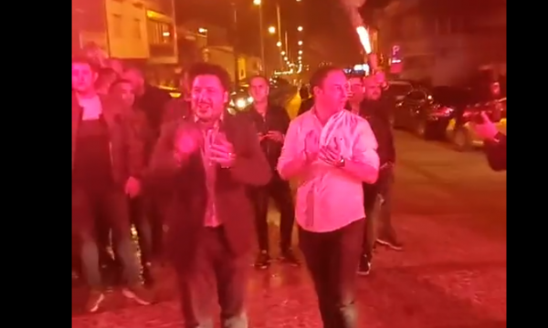 Dritan Abazoviq feston me fishekzjarre në Ulqin, Omer Bajraktari kryetar i ri