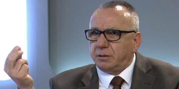 Enver Hasani: Putini nuk e ka problemin vetëm me NATO-n