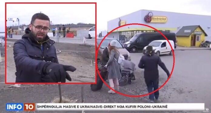 Në mes të lidhjes LIVE, gazetari Xhemajl Rexha ndihmon refugjaten ukrainase me karrocë