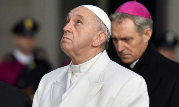 Papa Françesku: Sulmi i Rusisë në Ukrainë masakër e pakuptimtë