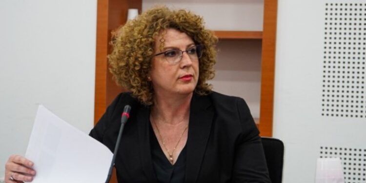 Agjencia Kundër Korrupsionit dorëzon kallëzim penal kundër ministres Rozeta Hajdari