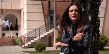 Njihuni me fotografen nga Ferizaj që realizon foto gjysmë nudo