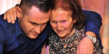 “Të puth duart e tua, më të mirat në botë”, Besi emocionon me urimin për Ijen