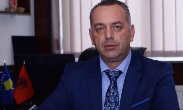 Kurti i merr pronat komunave, kryetari i Deçanit: Kryeministër, qyqan vendim paske marrë