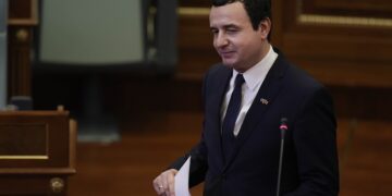 EKSKLUZIVE: Kurti u kërkoi dorëheqje deputetëve që nuk përkrahën martesat e seksit të njëjtë