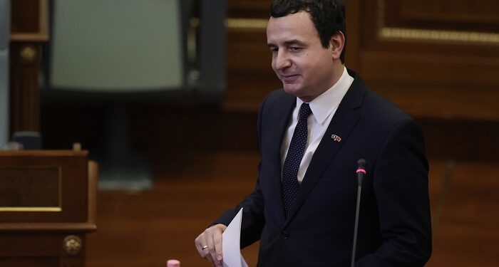 EKSKLUZIVE: Kurti u kërkoi dorëheqje deputetëve që nuk përkrahën martesat e seksit të njëjtë