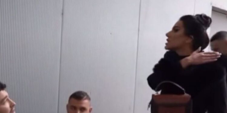 “Ta kërcas direkt, debil mashkull”, fjalori i ndytë i Efit të “Për’puthen”