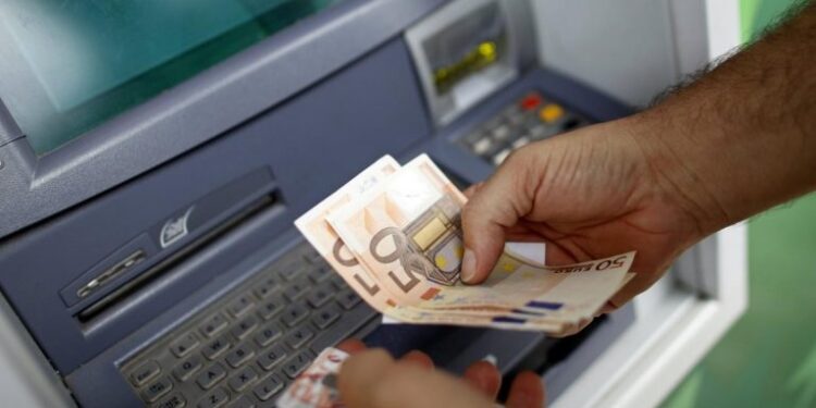 Mësohet kur do të dalin shtesat për pensionerët dhe punëtorët e sektorit publik