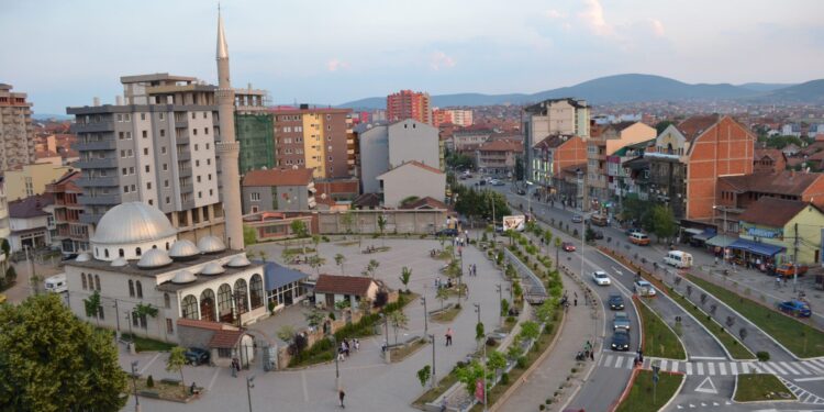 “Ka me t’mbytë…”/ Ky është 40-vjeçari nga Mitrovica që kërcënoi me vrasje gruan, prokurori e liroi