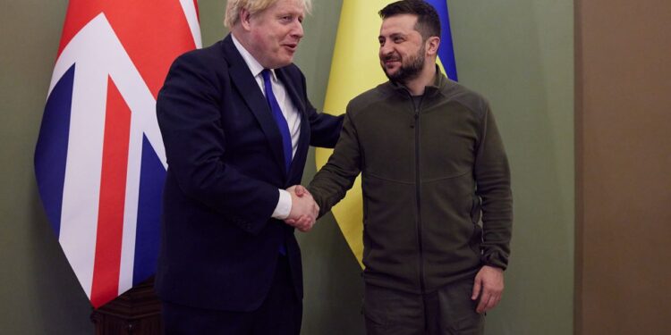 Johnson midis Kievit, jep një lajm të mirë për popullin e Ukrainës