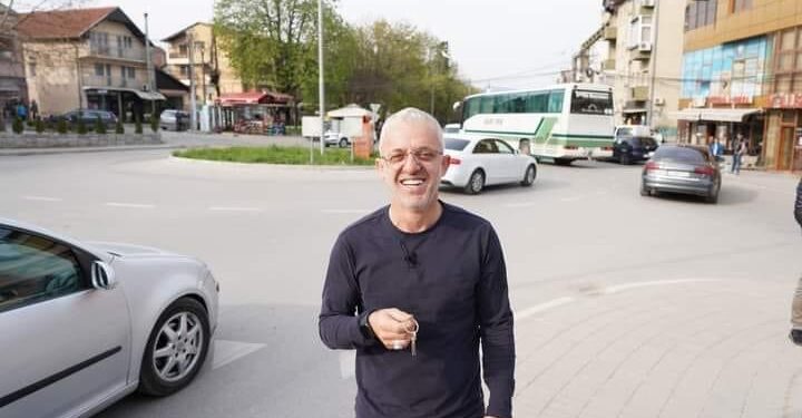 S’ka të ndaluar humanisti Halil Kastrati, bën me banesë edhe një familje nevojtare