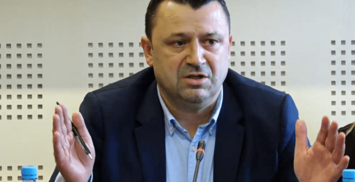 Beqa për 100 milionëshin: Vendim i vitrave të Kurtit